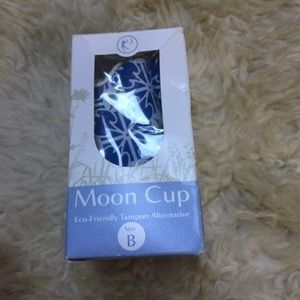 NWOT MOON CUP NEVER BEEN OPENED